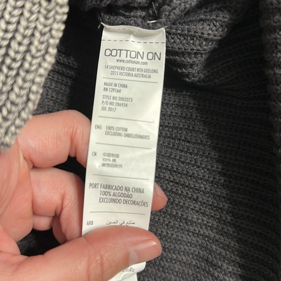 Cotton On Cold Shoulder V-Neck Knit Sweater Gray Ribbed Slit Hem Medium - Picture 4 of 5